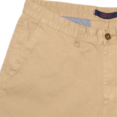 Elérhető Bézs színben