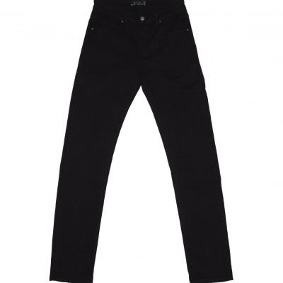 Elérhető Fekete színben