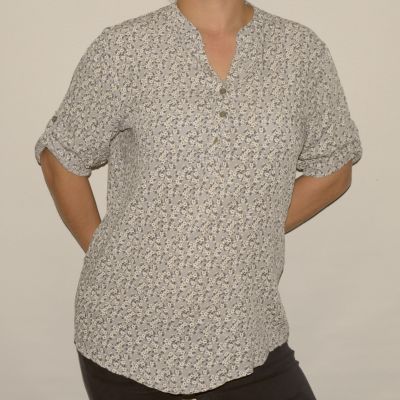 Elérhető Bézs színben