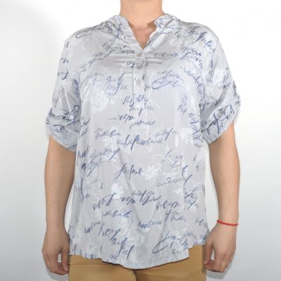 Elérhető Világosszürke színben