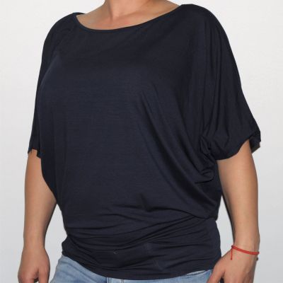 Elérhető Sötétkék színben