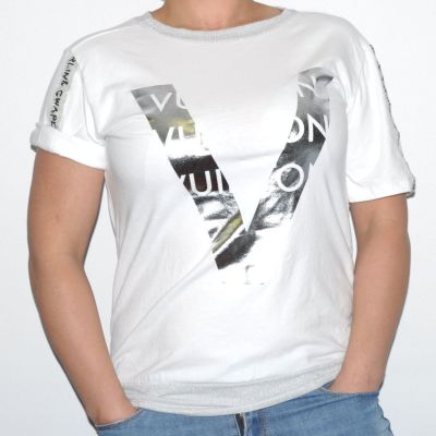 Elérhető Fehér színben