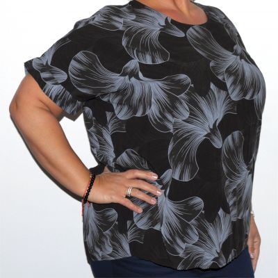 Elérhető Fekete színben