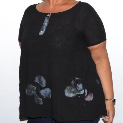 Elérhető Fekete színben