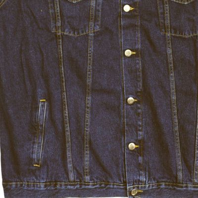 Elérhető Sötétkék színben