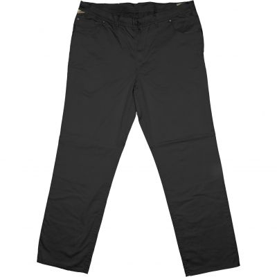 Elérhető Fekete színben