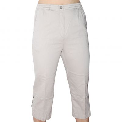 Elérhető Fehér színben