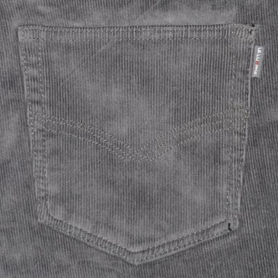 Elérhető Világosszürke színben