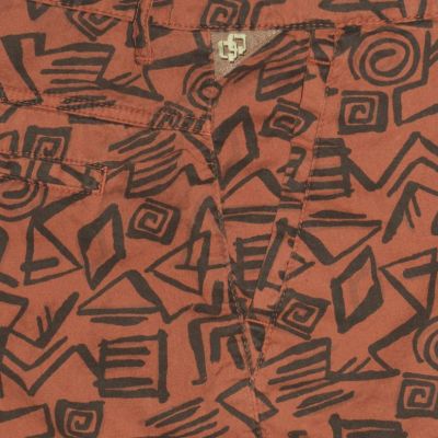 Elérhető Barna színben